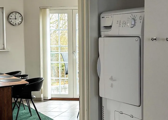 8 Person In Bogense-by Traum